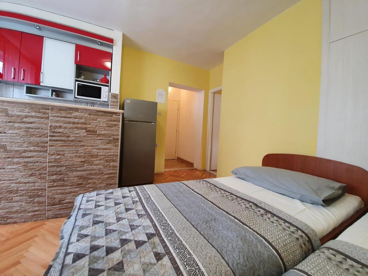 Apartments Ribarevic Makarska Bagian luar foto