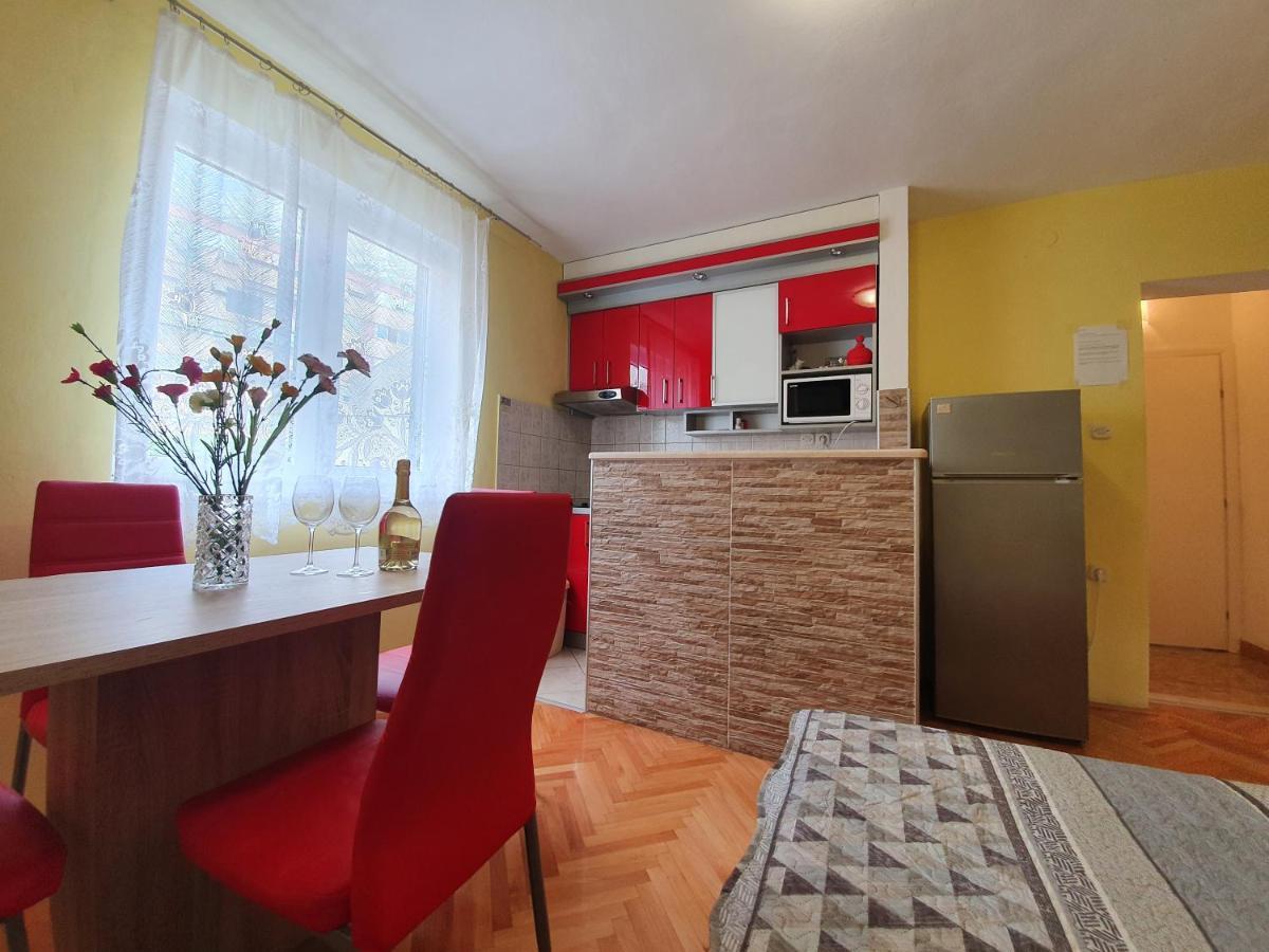 Apartments Ribarevic Makarska Bagian luar foto
