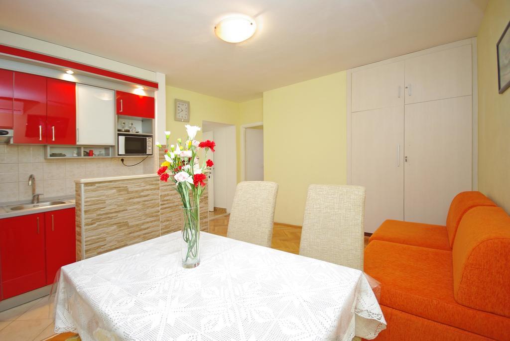 Apartments Ribarevic Makarska Bagian luar foto