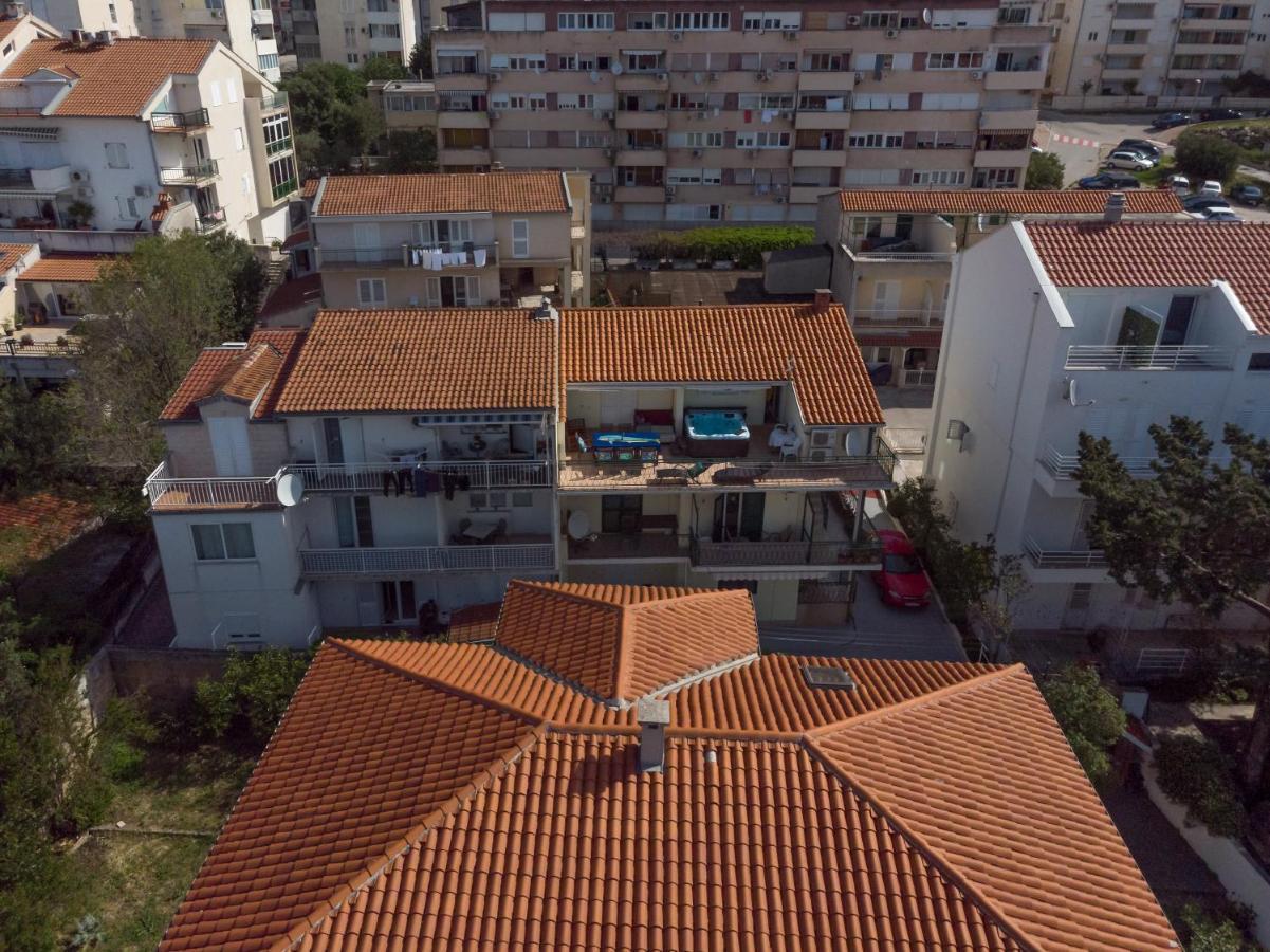 Apartments Ribarevic Makarska Bagian luar foto