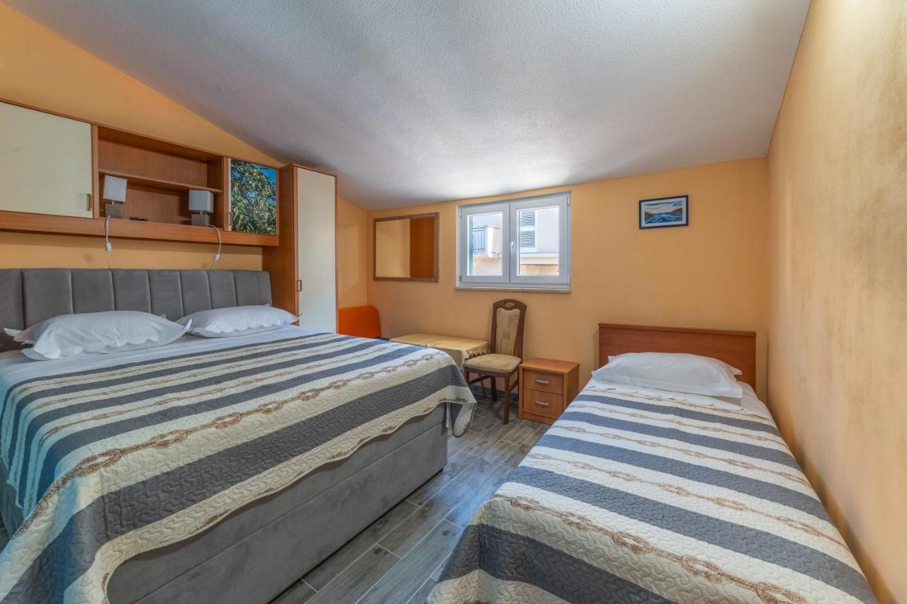 Apartments Ribarevic Makarska Bagian luar foto