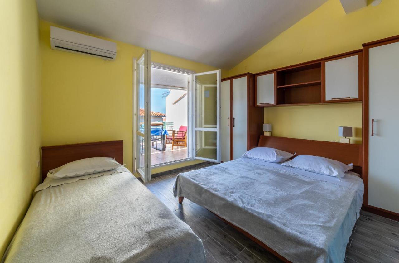 Apartments Ribarevic Makarska Bagian luar foto