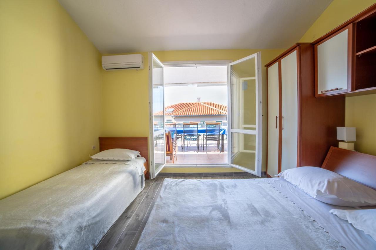 Apartments Ribarevic Makarska Bagian luar foto