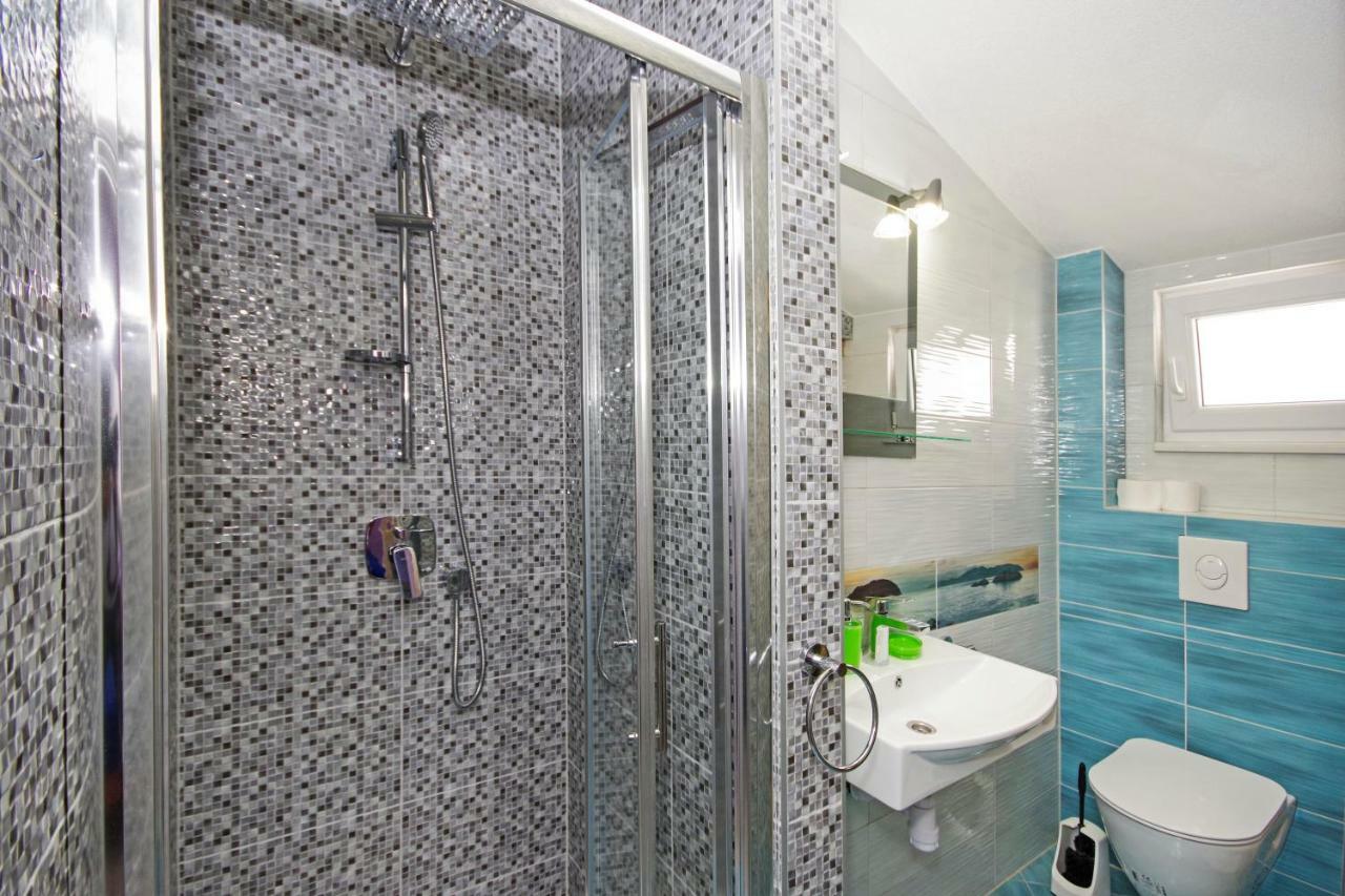 Apartments Ribarevic Makarska Bagian luar foto